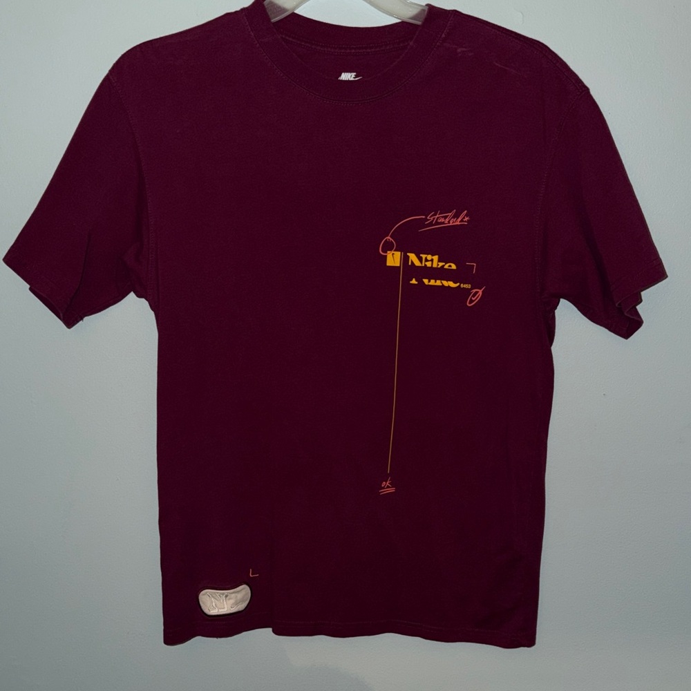 Nike Men's Burgundy Graphic Tee